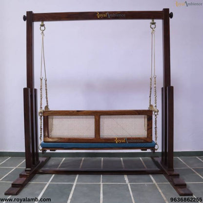 Wooden Reversible Swing With Stand - Ovi hamir